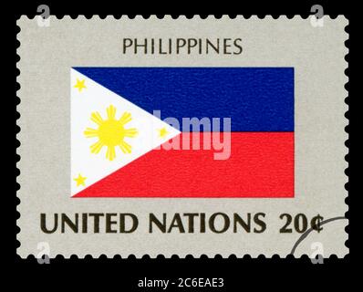 PHILIPPINES - timbre de poste du drapeau national des Philippines, série des Nations Unies, vers 1984. Isolé sur fond noir. Banque D'Images