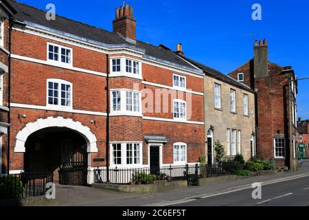 Vue sur la rue du village de Duffield, Derbyshire, Angleterre, Royaume-Uni Banque D'Images