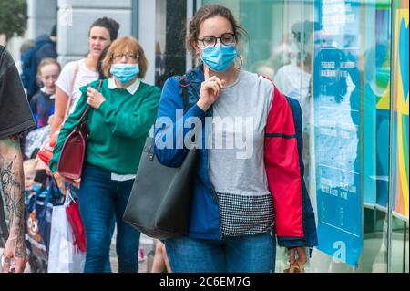 Cork, Irlande. 9 juillet 2020. Patrick Street à Cork a été occupé cet après-midi alors que le pays revient à une nouvelle "normale". Crédit : AG News/Alay Live News Banque D'Images