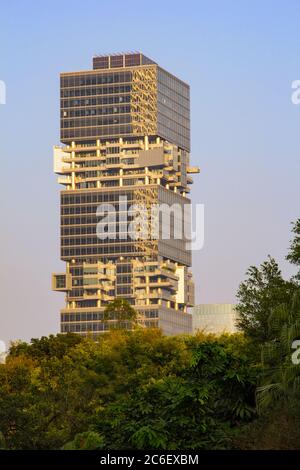 Shenzhen, Chine - 23 novembre 2018: The Fund Mansion, un immeuble d'affaires multibureaux dans le centre financier de la ville moderne de Shenzhen. II est un f Banque D'Images