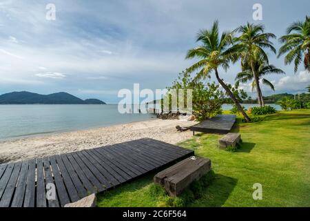 Vue sur la plage et le paysage de Lumut Beach en Malaisie. Concept de vacances Banque D'Images