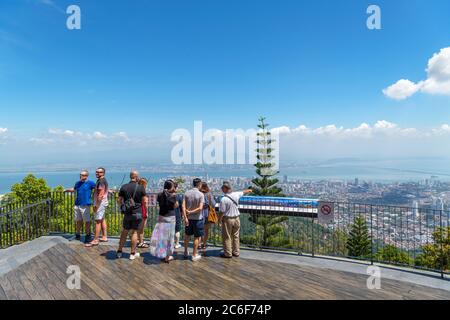 Vue sur George Town depuis le Skywalk sur Penang Hill, Air ITAM, Penang, Malaisie Banque D'Images