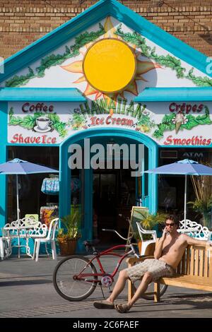 Restaurant sur Pier Avenue, Hermosa Beach, Californie, États-Unis Banque D'Images