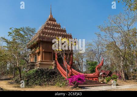 Au temple Khao Phra Angkhan. Situé dans la province de Thailands, Buriram, le temple a été construit sur l'ancien volcan Khao Loy. Banque D'Images