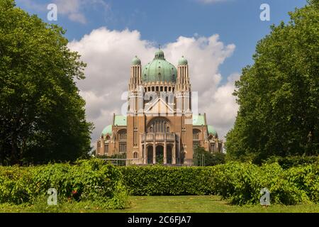 La basilique nationale du Sacré-cœur de Bruxelles se classe cinquième parmi les plus grandes églises du monde. Banque D'Images