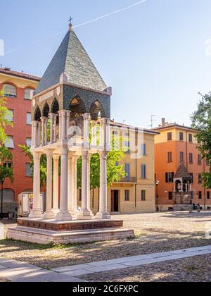 Tombeaux de Rolandino de Passeggeri et de la distance Egidio Foscari. Piazza San Domenico. Bologne, Italie. Banque D'Images