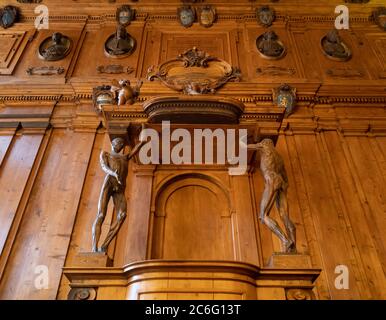 Le bureau du lecteur dans le Théâtre anatomique de l'Archiginnasio. Bologne, Italie. Banque D'Images