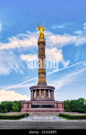 Berlin, Allemagne, 06/14/2020: Monument de la colonne de la victoire (Siegessaule) à Berlin, Allemagne. Commémoration de la victoire prussienne dans la guerre entre le Danemark et la Prusse. Banque D'Images