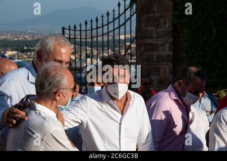 Caserta, Italie. 09e juillet 2020. Le chef de 'Italia Viva' Matteo Renzi arrive à Caserta pour soutenir le candidat Nicola Caputo aux prochaines élections régionales. Il parle également de son dernier livre 'la mossa del cavallo'. Sur la photo: Matteo Renzi (photo de Gennaro Buco/Pacific Press) crédit: Pacific Press Agency/Alay Live News Banque D'Images