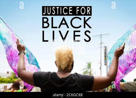 Des manifestants brandisent des panneaux à Black Lives Protest ou Rally Banque D'Images