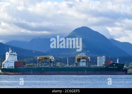 Le navire de transport de marchandises général Westwood Victoria a été amarré au terminal de la porte est de Lynnterm, à Vancouver, en Colombie-Britannique Banque D'Images