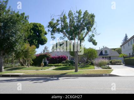 Beverly Hills, Californie, États-Unis 9 juillet 2020 UNE vue générale de l'atmosphère de l'ancien domicile de l'acteur Spencer Tracy, et de l'ancien domicile de l'acteur Errol Flynn le 9 juillet 2020 à 801 N. Linden Drive à Beverly Hills, Californie, États-Unis. Photo par Barry King/Alay stock photo Banque D'Images