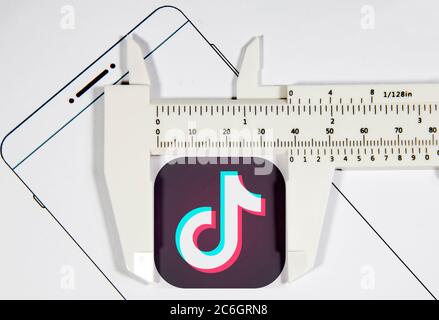 --FILE--dans cette photo non localisée, le logo de TikTok est vu, 17 juillet 2019. L'Inde a interdit lundi 59 applications avec des liens chinois, en disant leurs activités Banque D'Images