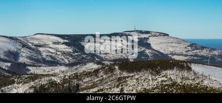 Colline de Skrzyczne de Barania Gora colline en hiver Beskid Slaski montagnes en Pologne Banque D'Images