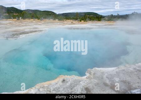 Piscine Sapphire, parc national de Yellowstone, Wyoming Banque D'Images