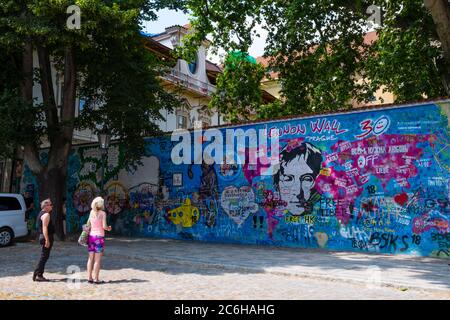 Lennonova Zed', John Lennon Wall, été 2020, Mala Strana, Prague, République Tchèque Banque D'Images