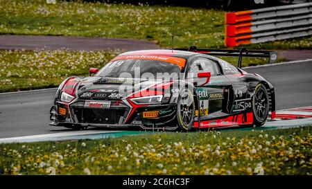 Oschersleben, Allemagne, 27 avril 2019: Arlind Hoti pilotant l'Audi R8 LMS par Aust Motorsport pendant la course de VOITURE DE MAÎTRE GT à Oschersleben. Banque D'Images