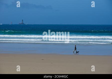 Cap Sizun France - 14 juin 2017 - Plage de la Baie des Trepass avec Pointe du raz en arrière-plan en Bretagne France Banque D'Images