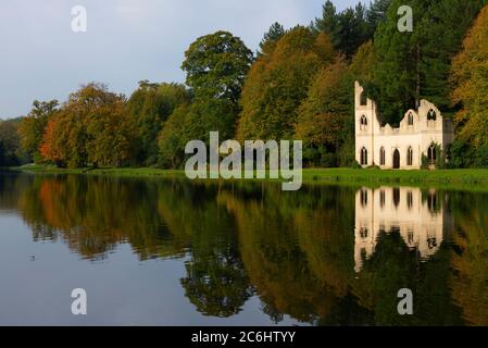 Painshill Park Cobham Surrey couleurs d'automne 28.10.19 Banque D'Images