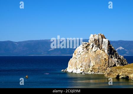 Shaman Rock sur l'île d'Olkhon, lac Baikal, Russie Banque D'Images