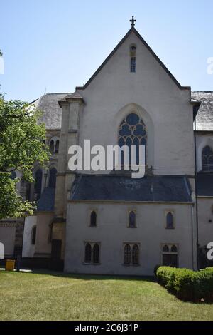 Kirche Saint-Martin et Saint-Severus à Münstermaifeld Banque D'Images