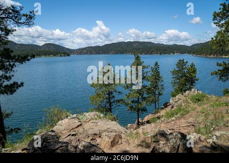 Lac Pactola et réservoir dans les Black Hills du Dakota du Sud en été Banque D'Images