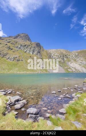 Benasque, Huesca/Espagne; 24 août 2017. Le parc naturel de Posets-Maladeta est un espace naturel protégé espagnol. Dans l'image l'Ibon de Gorgutés Banque D'Images