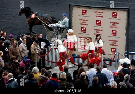 Paris, France 20080127 le Prix d'Amérique est une course d'harnais qui se tient à l'Hippodrome de Vincennes à Paris, France. La course a lieu le dernier dimanche de janvier de chaque année, photo Jeppe Gustafsson Banque D'Images