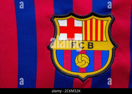 Calgary, Alberta, Canada. 10 juillet 2020. Club Barcelona gros plan sur le logo de son maillot Banque D'Images