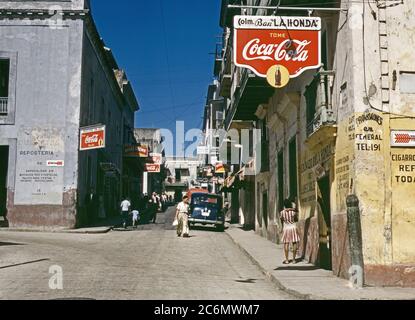 Dans la rue San Juan, Puerto Rico Décembre 1941 Banque D'Images