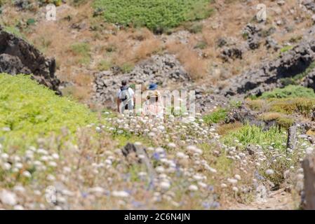 Parc naturel Cap de Creus, Espagne : 8 juillet 2020 : personnes au Cap de Creus, parc naturel. Point est de l'Espagne, province de Gérone, Catalogne. Célèbre pour Banque D'Images