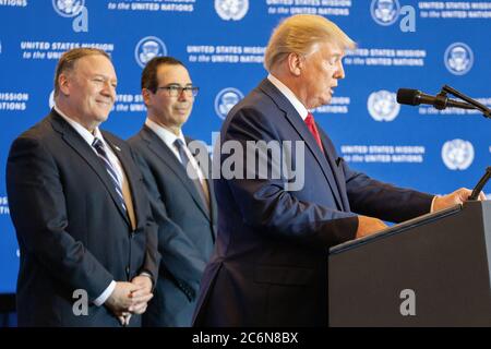 Le Président Trump s'adresse aux journalistes lors d'une conférence de presse lors de l'Assemblée générale des Nations Unies ca. Septembre 2019 Banque D'Images