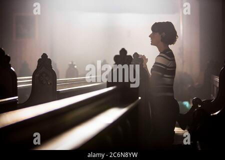 PHOEBE WALLER-BRIDGE à FLEABAG (2016), dirigé par PHOEBE WALLER-BRIDGE. Saison 1. Crédit : DEUX FRÈRES PHOTOS / Album Banque D'Images
