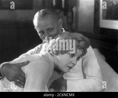 ERICH von STROHEIM et ZASU PITTS dans LA LUNE DE MIEL (sorti en dehors des États-Unis en 1930) deuxième partie du MARIAGE MARS 1928 réalisateur ERICH von STROHEIM écrivains Harry Carr et Erich von Stroheim film silencieux avec partition musicale et effets sonores Paramount célèbre Lasky Corporation Banque D'Images