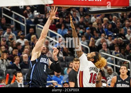 Le joueur Orlando Magic Nikolai Vucevic #9 tente de faire un panier au Amway Centre à Orlando en Floride le samedi 1er février 2020. Crédit photo : Marty Jean-Louis Banque D'Images