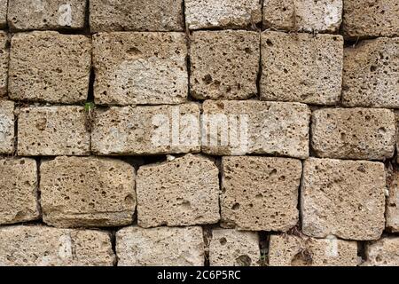 Ancien mur de Tuff dans le centre de l'Italie Banque D'Images