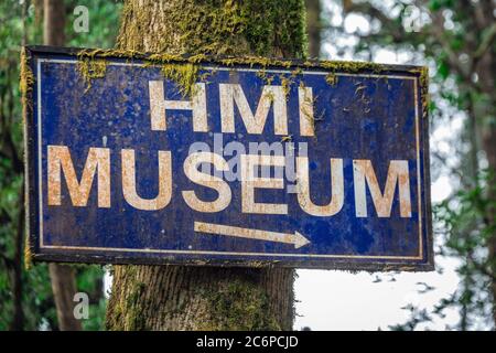 Panneau du musée de la montagne himalayenne à Darjeeling, Inde. Banque D'Images