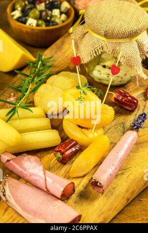 Fromage tchèque malodorant - Olomoucke tvaruzky. Fromage piqueux. Délicatesse aromatique. Produits laitiers. Fromage tchèque traditionnel. Banque D'Images