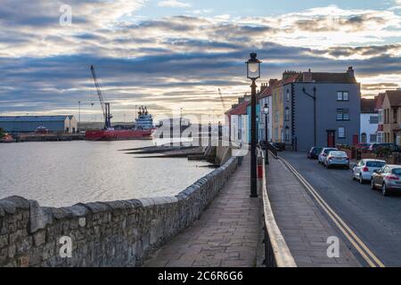 Le front de mer et des maisons en terrasse géorgienne à la pointe dans le vieux Hartlepool,Angleterre,UK Banque D'Images