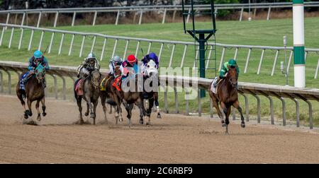 New Stanton, DE, États-Unis. 11 juillet 2020. 11 juillet 2020 : Dunbar Road #2, monté par Irad Ortiz, Jr., remporte le Delaware handicap sur Delaware handicap Day au Delaware Park à New Stanton, Delaware. Scott Serio/Eclipse Sportswire/CSM/Alamy Live News Banque D'Images