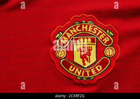 Calgary, Alberta, Canada. 10 juillet 2020. Manchester United football gros plan sur leurs logos de jersey Banque D'Images