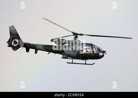 ZB689, une Gazelle Westland AH1 de l'Armée de l'air, à l'Aéroport International de Prestwick au cours de l'exercice Joint Warrior 14-2. Banque D'Images