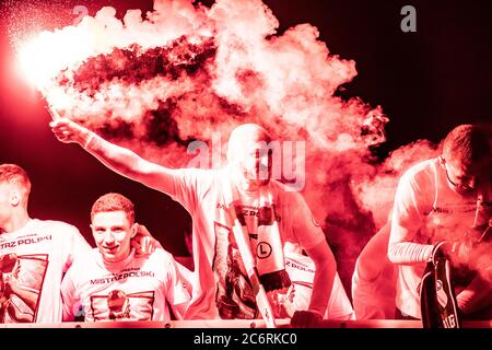 Varsovie, Pologne. 11 juillet 2020. Valeriane Gvilia de l'équipe de football Legia Varsovie a une explosion brûlante pendant la célébration.Legia Varsovie a gagné le 14ème titre de Championnat polonais (Ligue Ekstraklasa polonaise) dans l'histoire. Crédit : SOPA Images Limited/Alamy Live News Banque D'Images