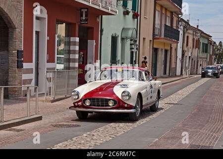 Voiture de sport d'époque Ferrari 250 GT Boano (1956) dans la course automobile classique mille Miglia, le 19 mai 2017 à Gatteo, FC, Italie Banque D'Images