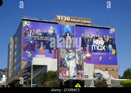 West Hollywood, Californie, États-Unis 11 juillet 2020 UNE vue générale de l'atmosphère de HBO Max ADS sur Sunset Blvd pendant la pandémie de Covid-19 du coronavirus le 11 juillet 2020 à West Hollywood, Californie, États-Unis. Photo par Barry King/Alay stock photo Banque D'Images