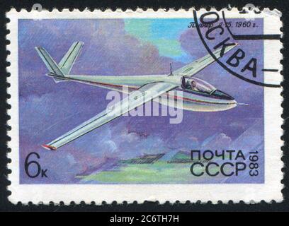 RUSSIE - VERS 1983 : timbre imprimé par la Russie, montre l'avion, vers 1983 Banque D'Images