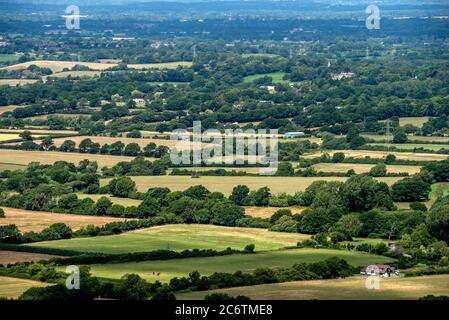 Brighton, Royaume-Uni, 12 juillet 2020: La vue de sur le dessus des South Downs, à Devil's Dyke près de Brighton ce matin, en regardant sur le Weald de Sussex crédit: Andrew Hasson/Alay Live News Banque D'Images