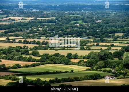 Brighton, Royaume-Uni, 12 juillet 2020: La vue de sur le dessus des South Downs, à Devil's Dyke près de Brighton ce matin, en regardant sur le Weald de Sussex crédit: Andrew Hasson/Alay Live News Banque D'Images