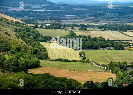 Brighton, Royaume-Uni, 12 juillet 2020: La vue de sur le dessus des South Downs, à Devil's Dyke près de Brighton ce matin, en regardant sur le Weald de Sussex crédit: Andrew Hasson/Alay Live News Banque D'Images