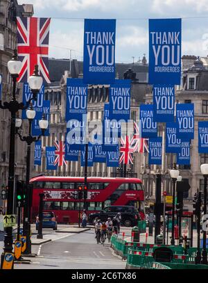 Londres, Royaume-Uni. 12 juillet 2020. Bannières NHS "Merci" dans Regent Street Credit: Tommy London/Alay Live News Banque D'Images